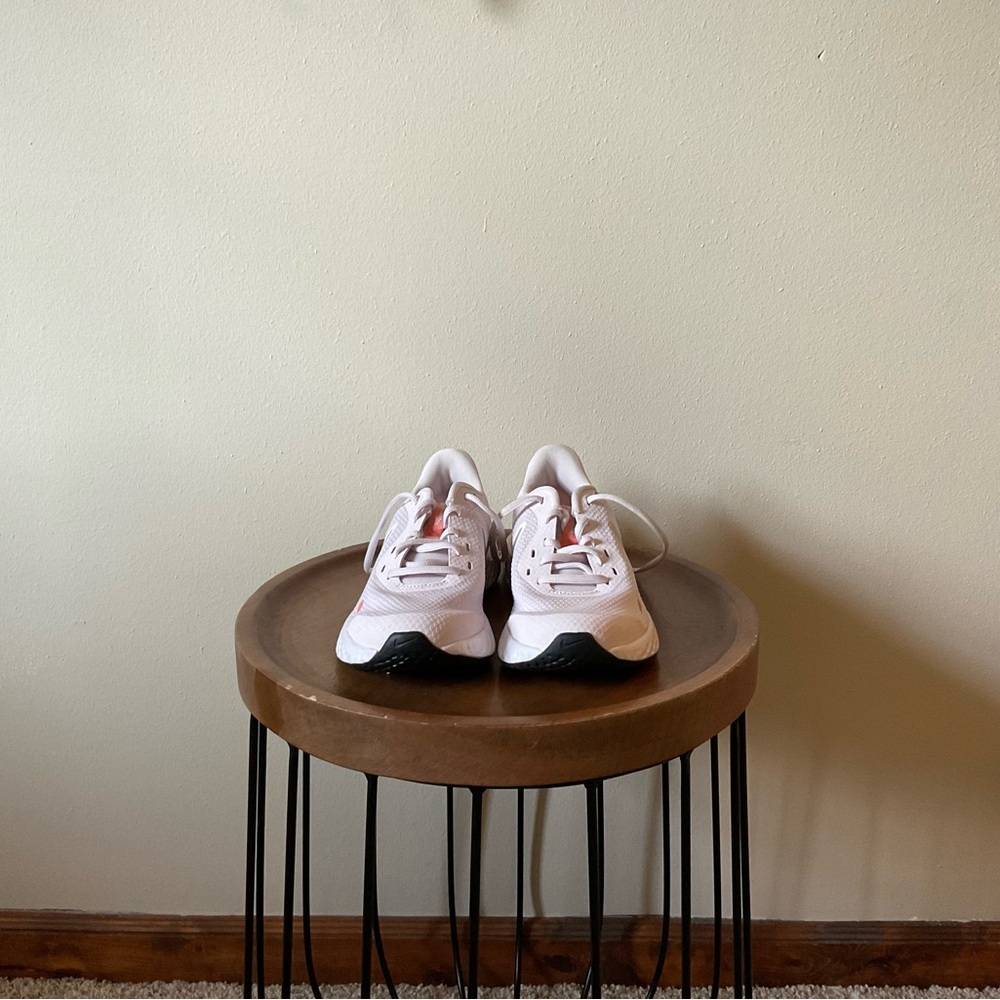 Nike White and Pink Sneakers Casual Athletic Style